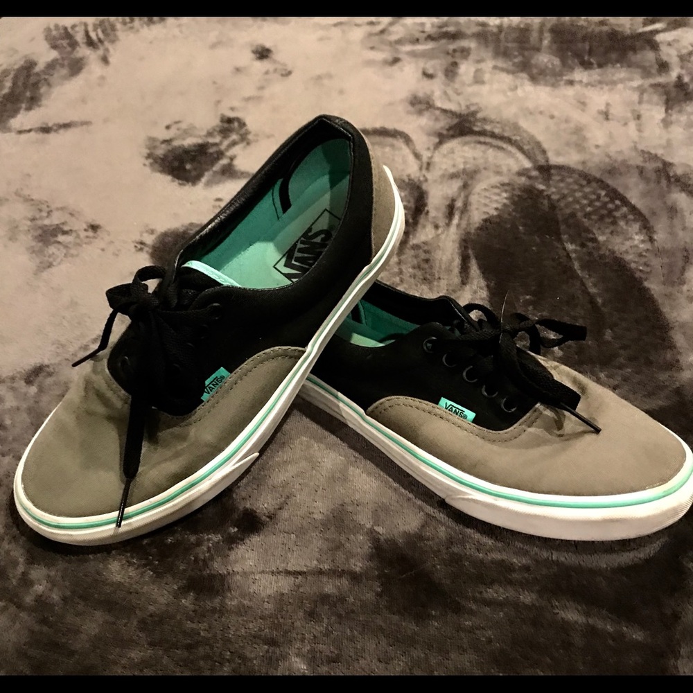 Vans Shoes gray and black size 8.5 men’s, 10 women
